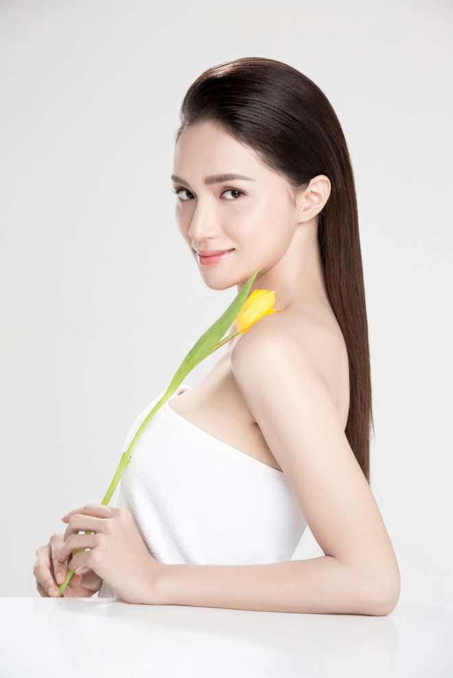 Hương Giang và Hari Won xuất hiện như nữ thần trong khu vườn sắc đẹp-3