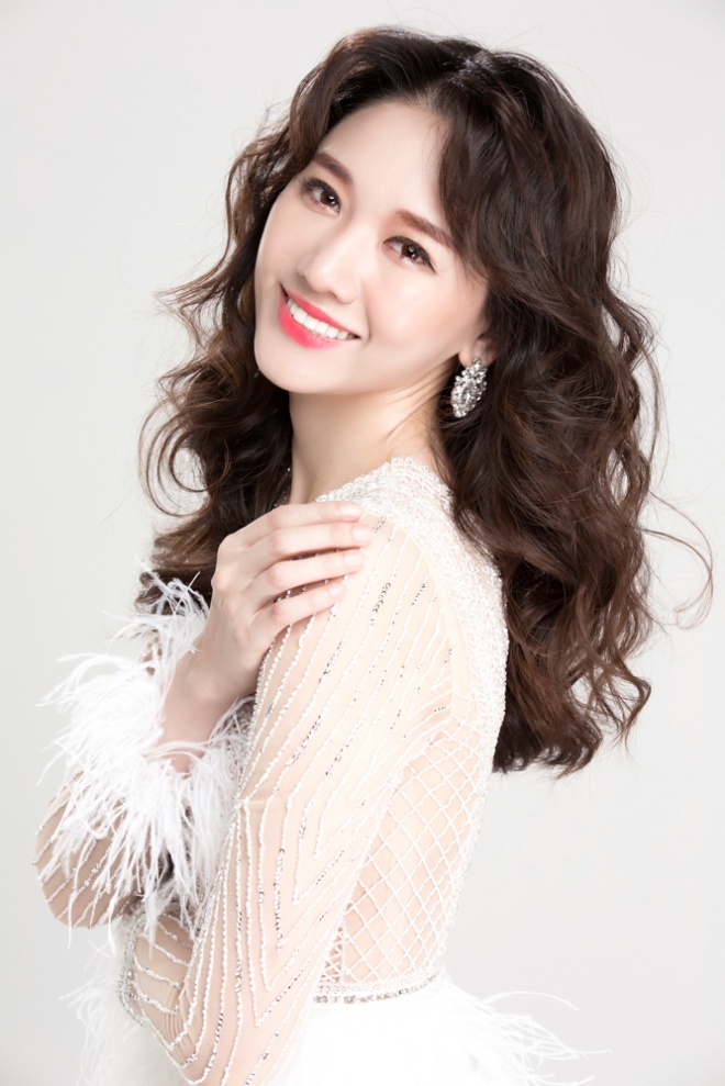 Hương Giang và Hari Won xuất hiện như nữ thần trong khu vườn sắc đẹp-4