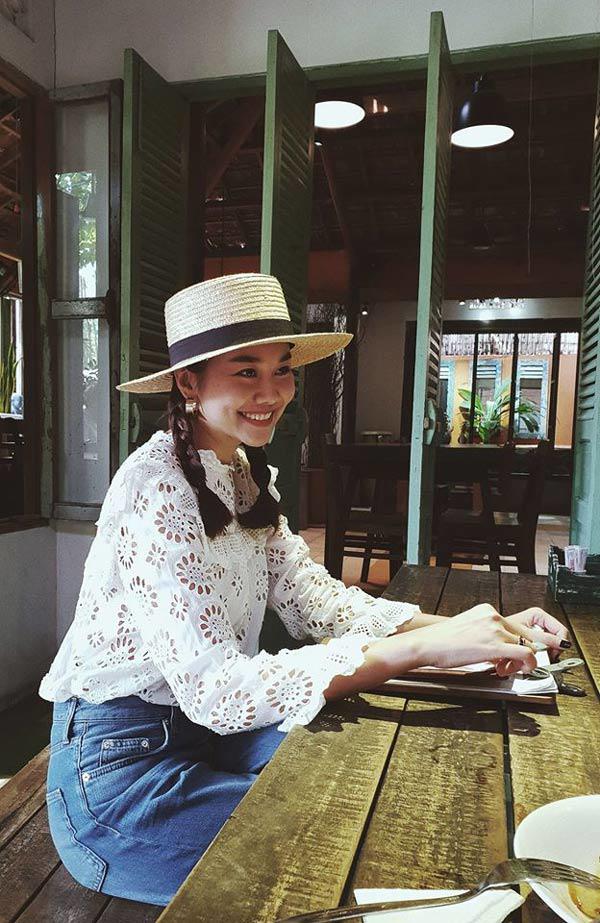 Giàu có là thế, nhưng chị đại Thanh Hằng chỉ dùng mỗi chiếc nón này nhiều năm qua!-8