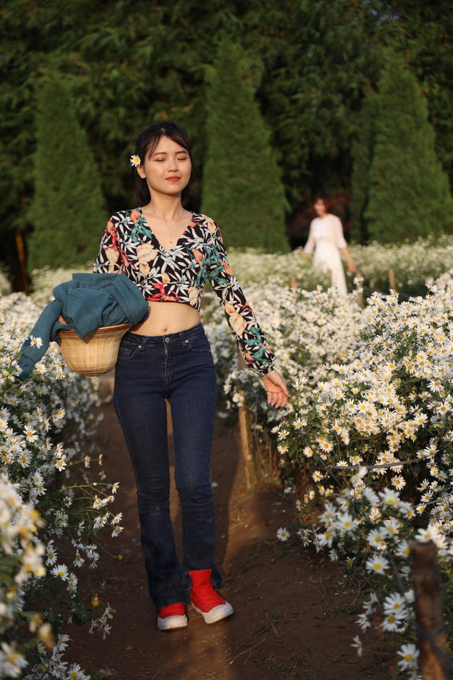 Từ Đà Nẵng ra Hà Nội chụp cúc họa mi, cô gái bàng hoàng khi nhận sản phẩm từ nhiếp ảnh và sự thật khiến tất cả ngã ngửa-7