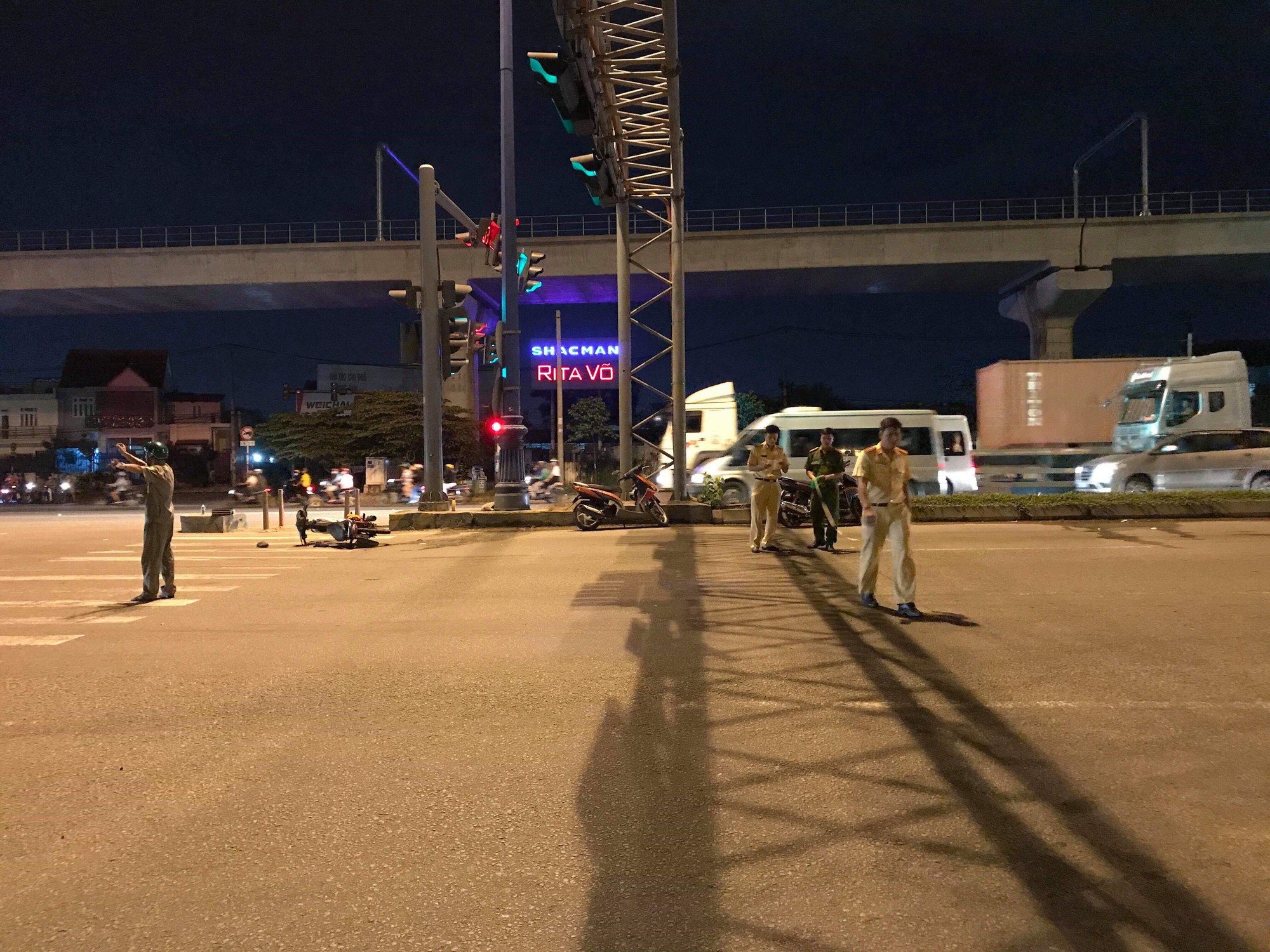 Xe cấp cứu ở Sài Gòn gây tai nạn rồi chở nạn nhân rời khỏi hiện trường nhưng mất tích” không dấu vết?-1