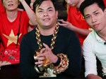 Tận mắt cơ ngơi dát vàng của đại gia đeo 13kg vàng cổ vũ tuyển Việt Nam nổi rần rần trên báo TQ-1