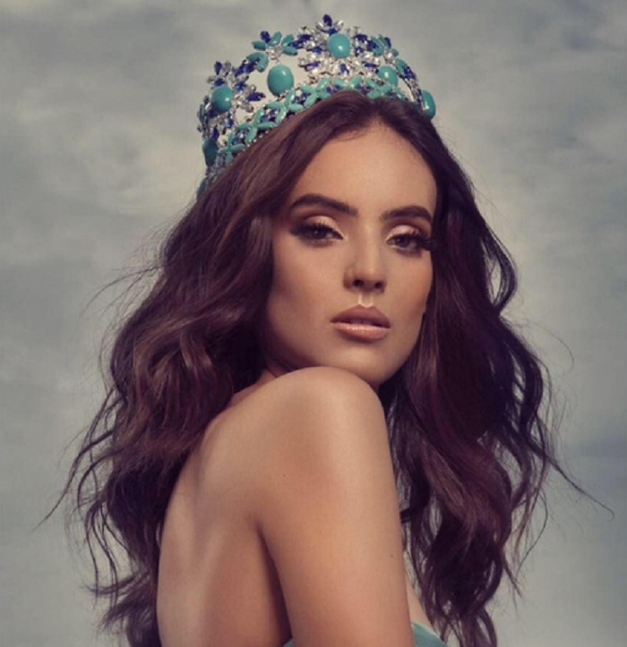 Không chỉ xinh đẹp, tân Hoa hậu Thế giới 2018 còn có thành tích học tập đáng ngưỡng mộ-5