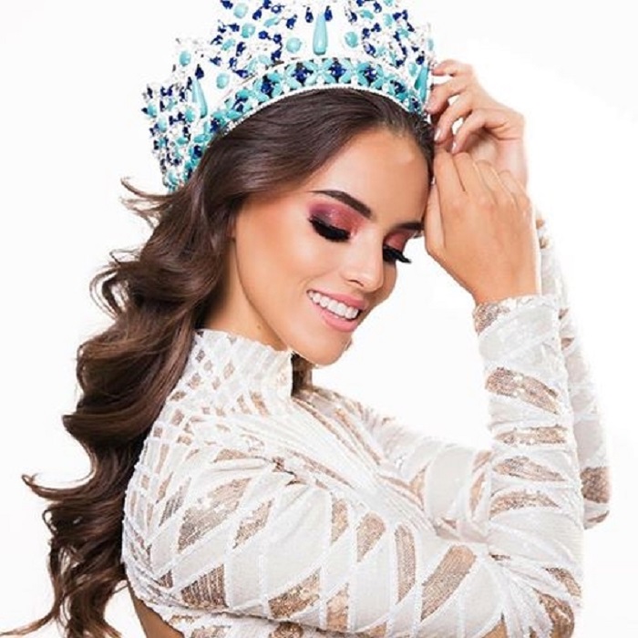 Không chỉ xinh đẹp, tân Hoa hậu Thế giới 2018 còn có thành tích học tập đáng ngưỡng mộ-8