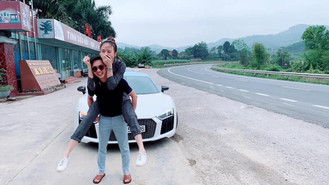 Cường Đô La ôm chặt Đàm Thu Trang, vui đùa hết cỡ ở quê nhà bạn gái-3