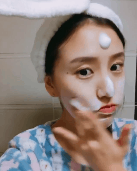 Có 1 sai lầm vô cùng tai hại khi dùng sữa rửa mặt mà nhiều chị em không nhận ra-1