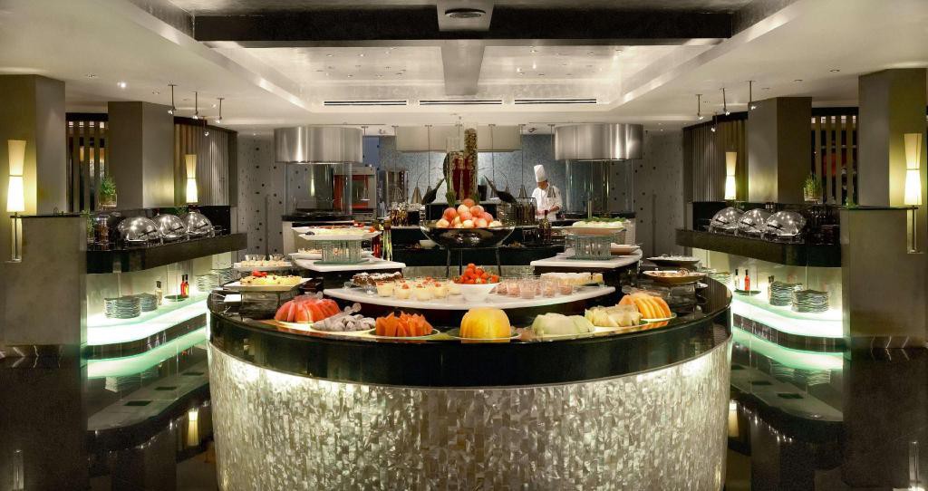 Tuyển Việt Nam khoe body chuẩn bên bể bơi của khách sạn 5 sao-3