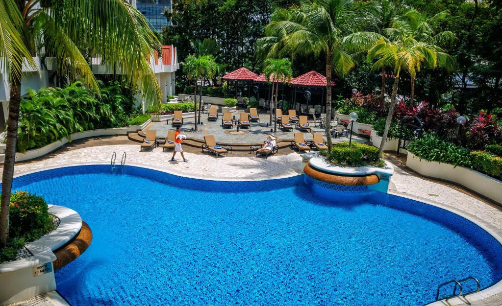 Tuyển Việt Nam khoe body chuẩn bên bể bơi của khách sạn 5 sao-8