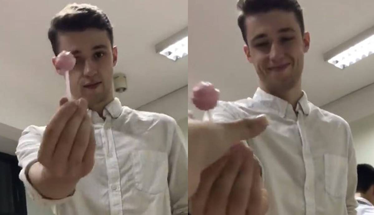 Thầy giáo ‘trường người ta’: Chẳng những điển trai mà còn ga lăng lột kẹo cho học trò-2