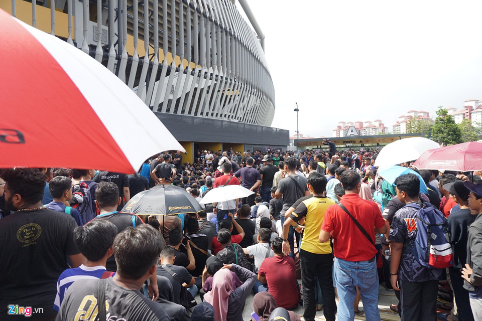 CĐV Malaysia nổi giận vì hết vé xem chung kết AFF Cup với Việt Nam-6