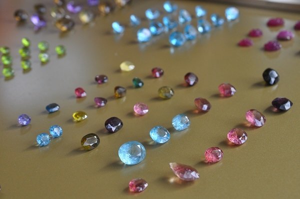 Duy nhất Việt Nam: Chợ tạm ven đường bán đá quý tiền tỷ-3