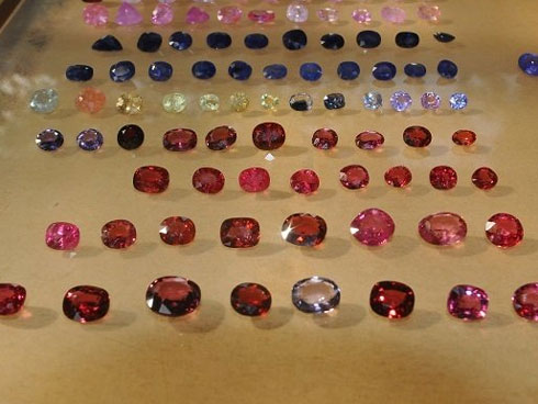 Đấu giá kho báu đầy trang sức, đá quý 500 năm tuổi trị giá 2,7 nghìn tỷ-4