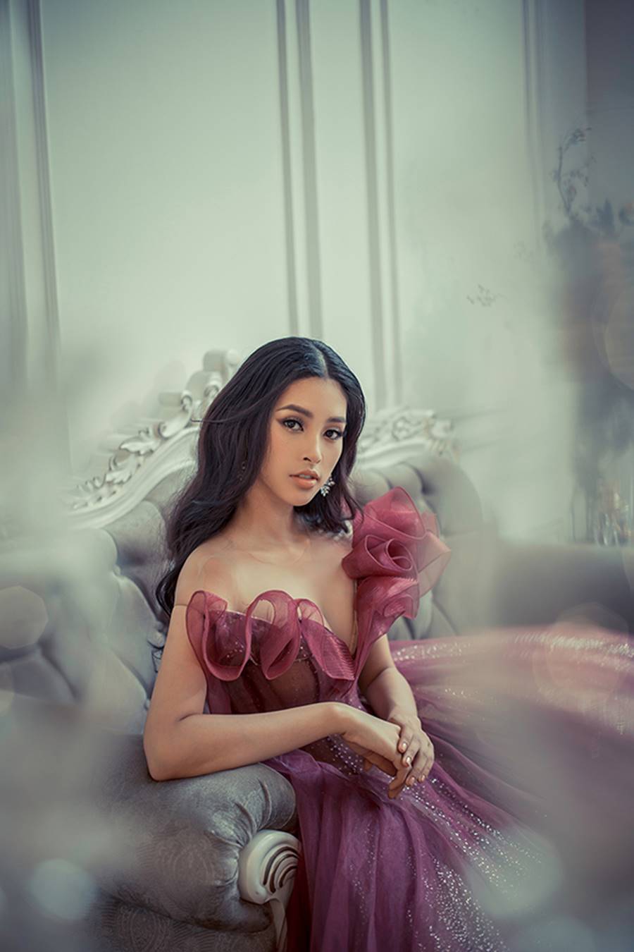 Hoa hậu Trần Tiểu Vy hóa công chúa xinh đẹp bức ra từ khu vườn cổ tích-1