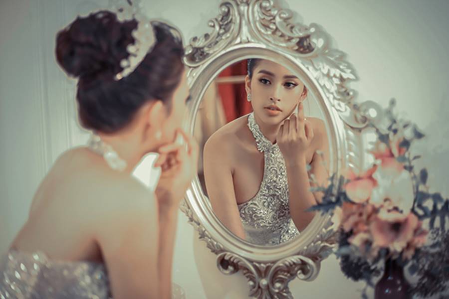 Hoa hậu Trần Tiểu Vy hóa công chúa xinh đẹp bức ra từ khu vườn cổ tích-10