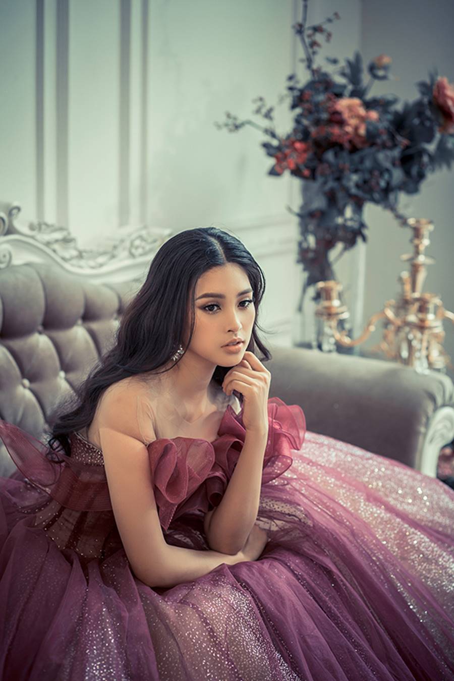 Hoa hậu Trần Tiểu Vy hóa công chúa xinh đẹp bức ra từ khu vườn cổ tích-2