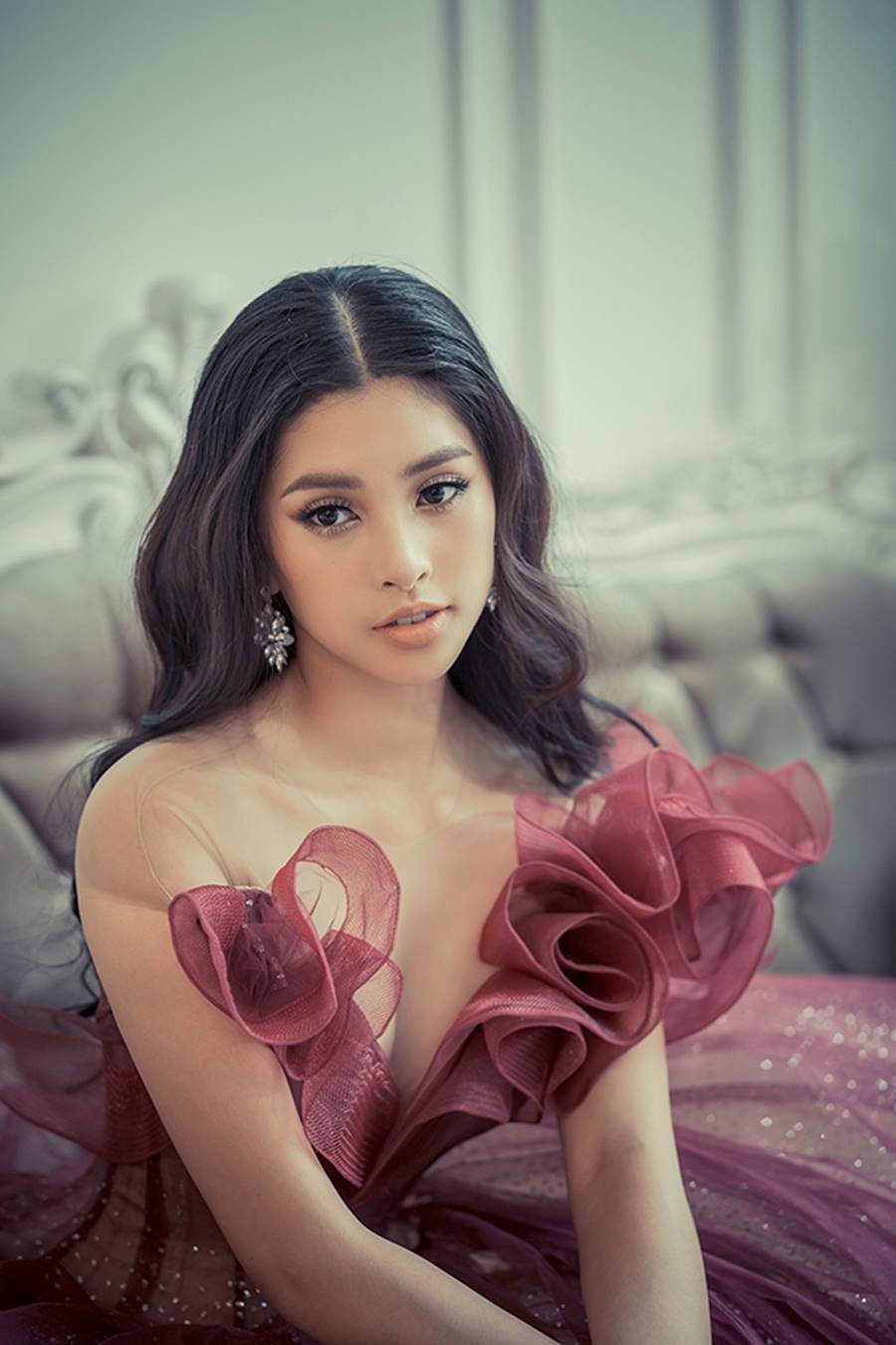 Hoa hậu Trần Tiểu Vy hóa công chúa xinh đẹp bức ra từ khu vườn cổ tích-3