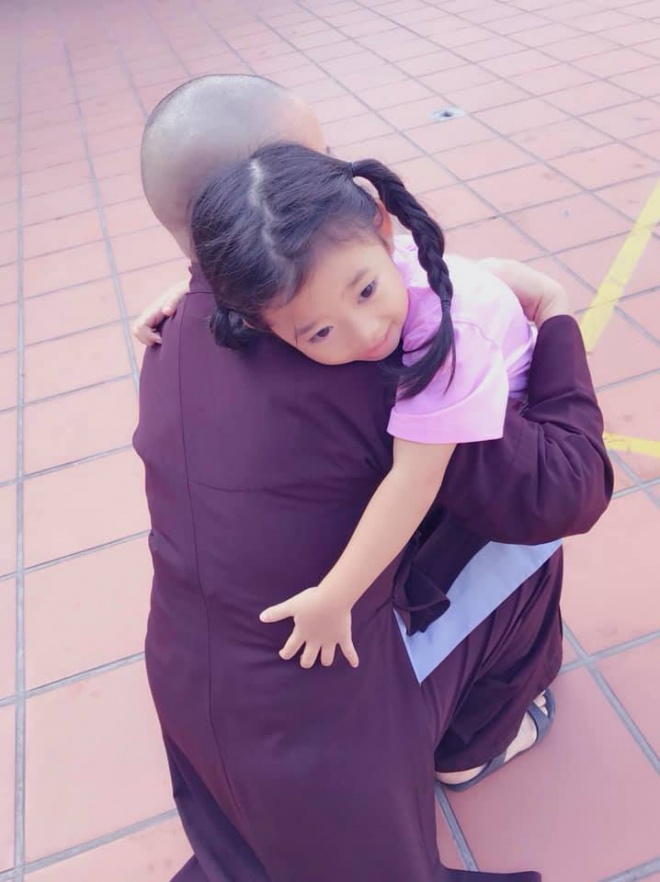Xúc động với lời cầu xin trước cửa Phật của con gái Mai Phương dành cho mẹ-15