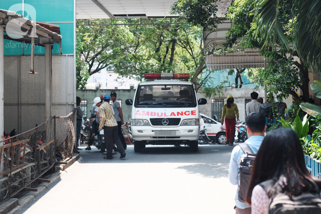 Dở khóc dở cười: Đang quan hệ thì sập giường, người chồng bị gãy của quý và lời khuyến cáo sắt đá của bác sĩ dành cho các cặp đôi-1