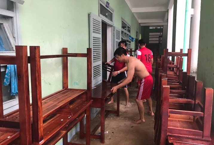 Trường ngập trong nước, học sinh toàn Đà Nẵng nghỉ học-3