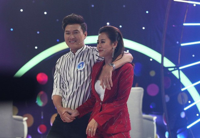 Phản ứng của sao Vbiz khi oan gia ngõ hẹp gặp lại tình cũ: Người né tránh, kẻ trở thành bà mối se duyên!-1