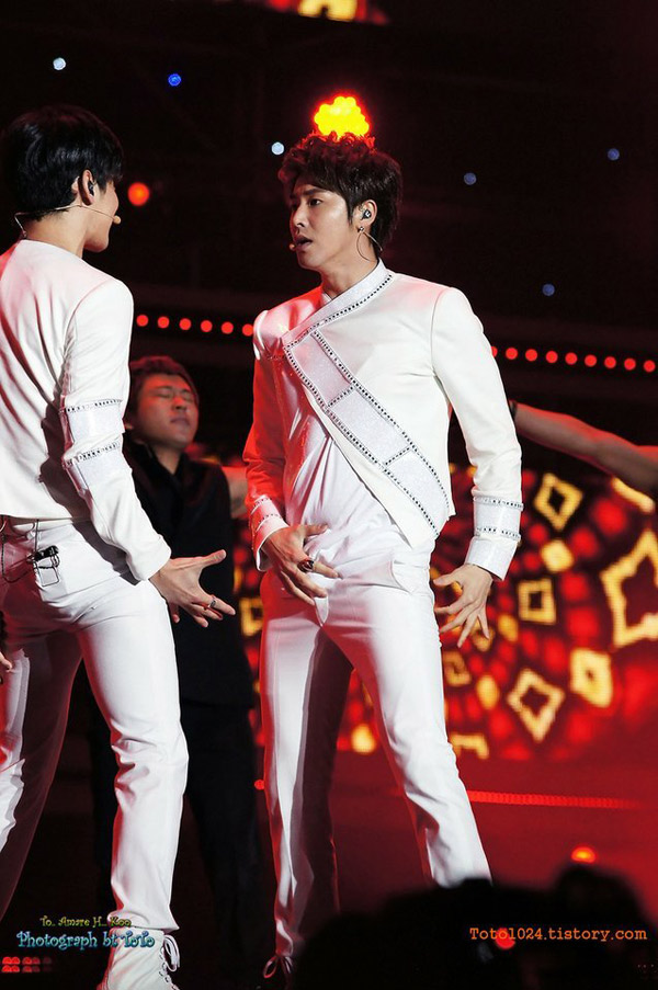 Thán phục tài mặc quần bó chịt đến ná thở của dàn mỹ nam Việt-9