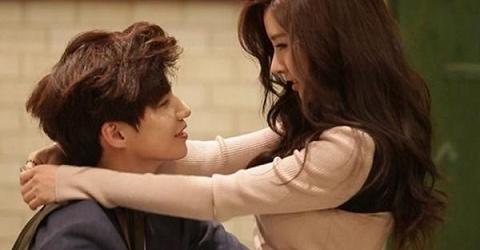 Ruồng bỏ người yêu nghèo cùng cái thai, 1 năm sau rớt nước mắt ngày gặp lại-1