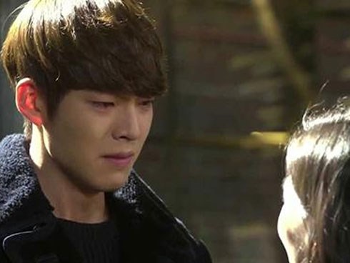 Ruồng bỏ người yêu nghèo cùng cái thai, 1 năm sau rớt nước mắt ngày gặp lại