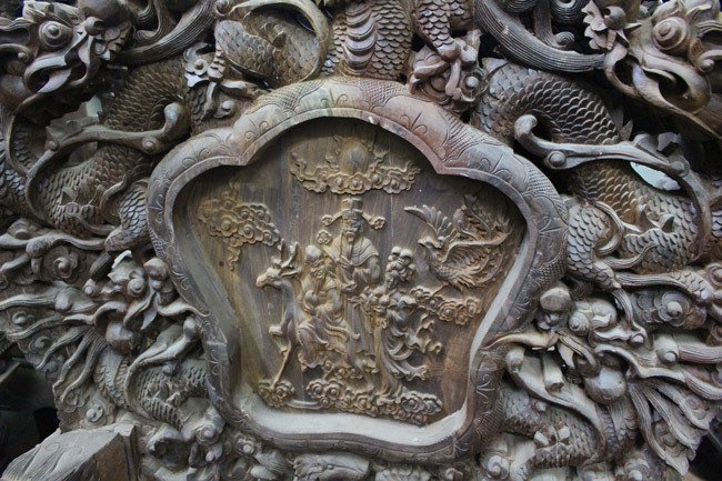 Bộ bàn ghế gỗ trắc nặng 8 tạ, đại gia trả 3,2 tỷ chủ nhân vẫn chưa bán-13