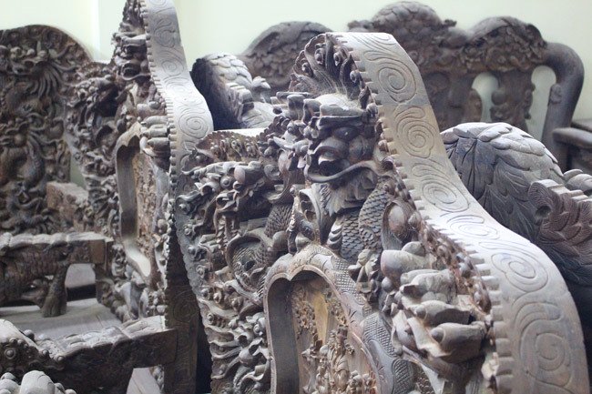 Bộ bàn ghế gỗ trắc nặng 8 tạ, đại gia trả 3,2 tỷ chủ nhân vẫn chưa bán-14