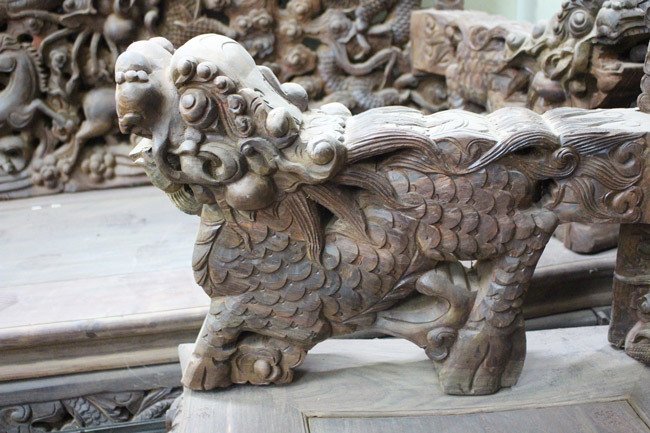 Bộ bàn ghế gỗ trắc nặng 8 tạ, đại gia trả 3,2 tỷ chủ nhân vẫn chưa bán-15