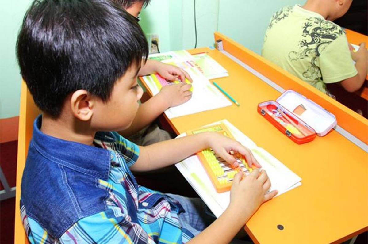 4 em bé thần đồng triệu người có một bây giờ ra sao?-16