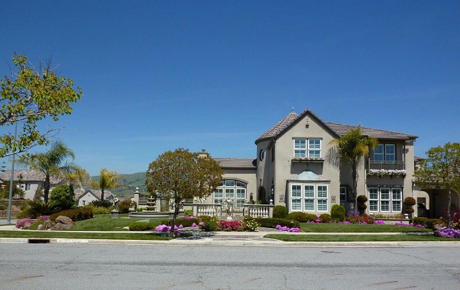 Biệt thự thiên thần trị giá 4 triệu USD ở Mỹ của nữ ca sĩ chuyển giới Cát Tuyền-1