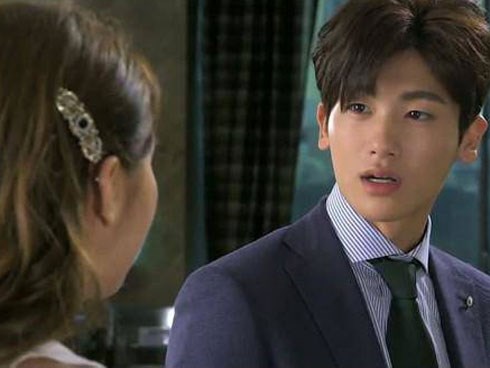 Giám đốc điếng người vì 'đòn độc' của cậu trợ lý trẻ với sếp bà