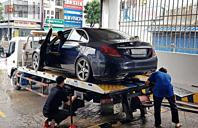 Máy bơm chạy hết công suất giải cứu BMW, Mercedes, Range Rover cùng nhiều ô tô, xe máy ngập nước trong hầm chung cư ở Đà Nẵng-12