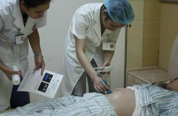 Đi khám tiền sản, chồng sững sờ khi vợ sắp cưới bầu 2 tháng dù chưa vượt rào-1