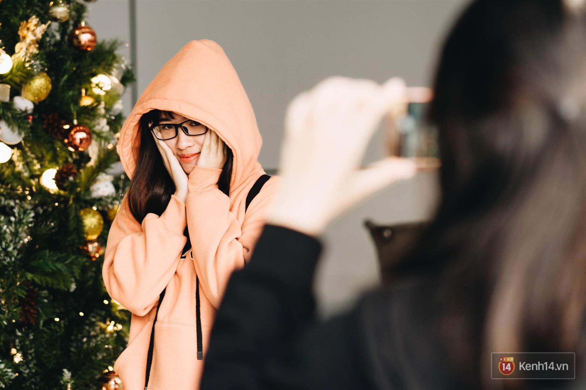 Xịn như Kinh tế Quốc dân: Dựng không gian checkin Noel sang như khách sạn bên trong toà nhà thế kỷ 96.000 m2 với 17 thang máy!-13