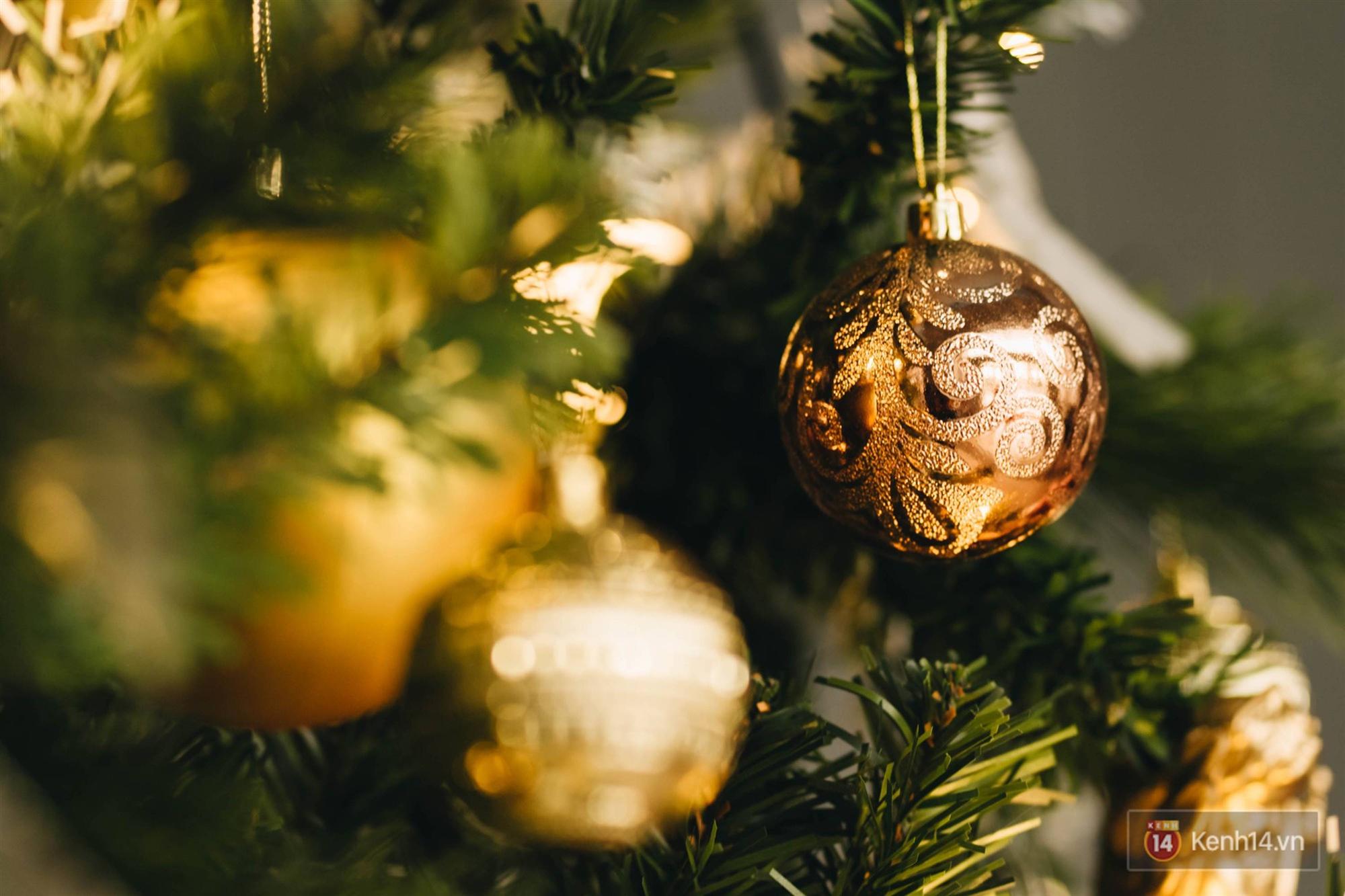 Xịn như Kinh tế Quốc dân: Dựng không gian checkin Noel sang như khách sạn bên trong toà nhà thế kỷ 96.000 m2 với 17 thang máy!-9