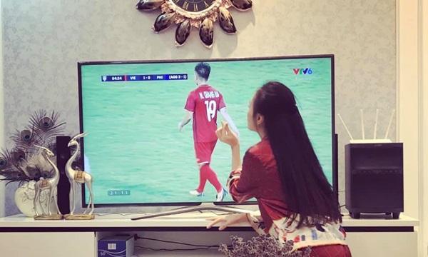 Quỳnh Búp Bê bất ngờ thả thính Quang Hải, bạn gái hotgirl ra chiêu độc khiến người xem gật gù cao tay-1