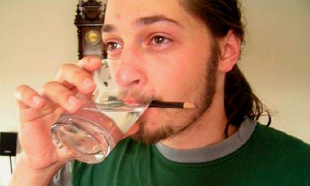 Chuyện y học khó lý giải: Chàng trai nấc cụt liên tục 1.800 lần/1 giờ và chưa thể dừng lại-2