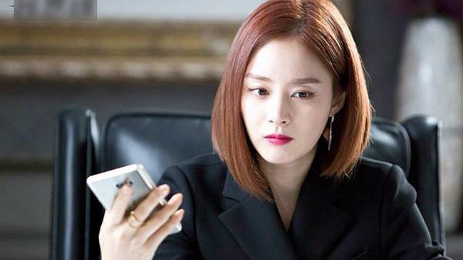 Thám tử dò tìm qua điện thoại biết sự thật về anh chồng muốn riêng tư, không bao giờ bấm like facebook vợ-1