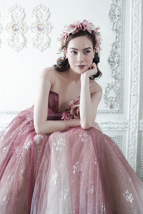 Đội vương miện, Hồ Ngọc Hà khoe vẻ đẹp sang chảnh như nữ thần-7