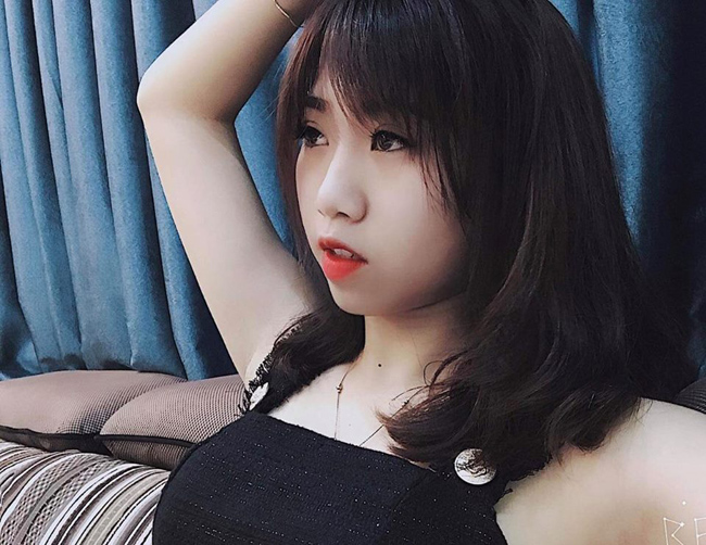 Chân dung em gái xinh như hoa của Văn Toàn, Tiến Dũng-15