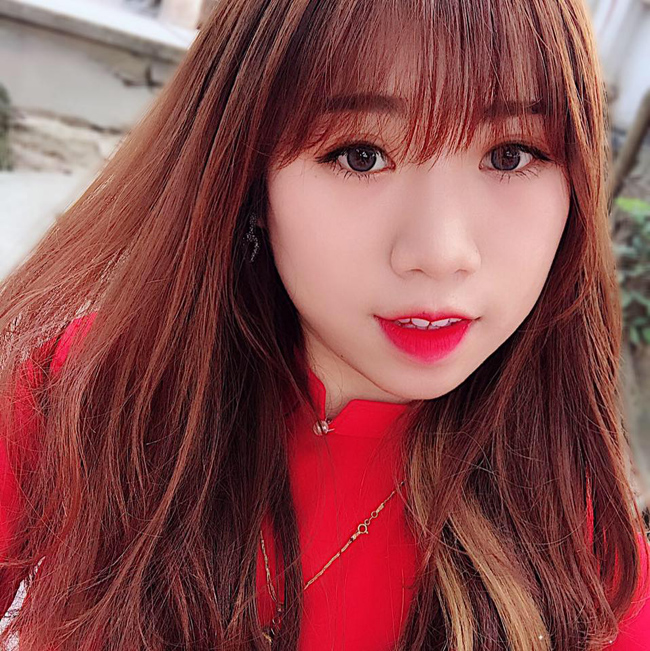 Chân dung em gái xinh như hoa của Văn Toàn, Tiến Dũng-17