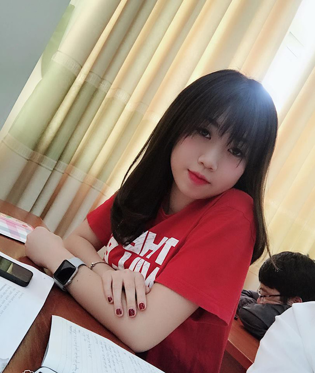 Chân dung em gái xinh như hoa của Văn Toàn, Tiến Dũng-18