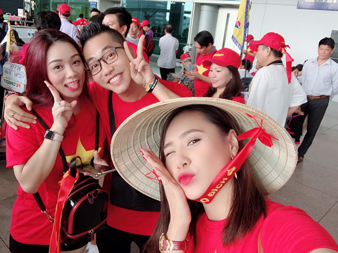 Nhiều nghệ sĩ đã đến Malaysia cổ vũ đội tuyển Việt Nam-5