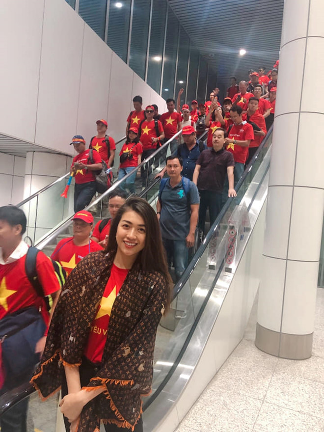 Nhiều nghệ sĩ đã đến Malaysia cổ vũ đội tuyển Việt Nam-1