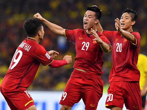 Malaysia rút ngắn tỷ số xuống 1-2 ở phút 36