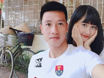 Chân dung bạn gái xinh đẹp của cầu thủ Nguyễn Huy Hùng - người mở bàn thắng cho Việt Nam