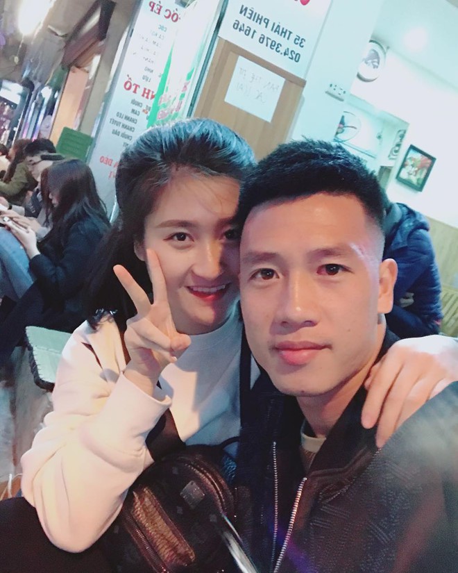 Chân dung bạn gái xinh đẹp của cầu thủ Nguyễn Huy Hùng - người mở bàn thắng cho Việt Nam-12