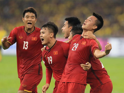 Pha cứu thua xuất sắc của thủ môn Đặng Văn Lâm-1